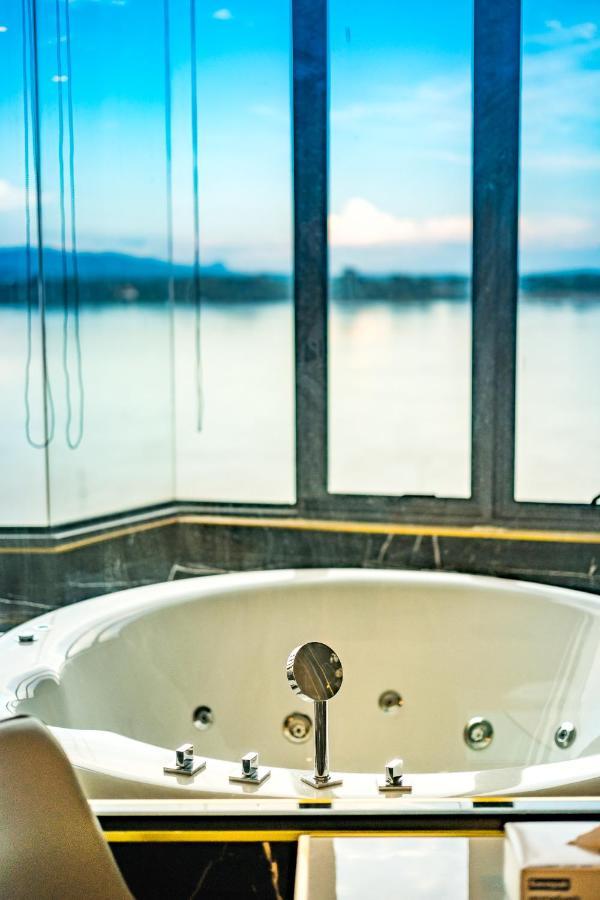 Mekong Heritage Hotel Nakhon Phanom Esterno foto