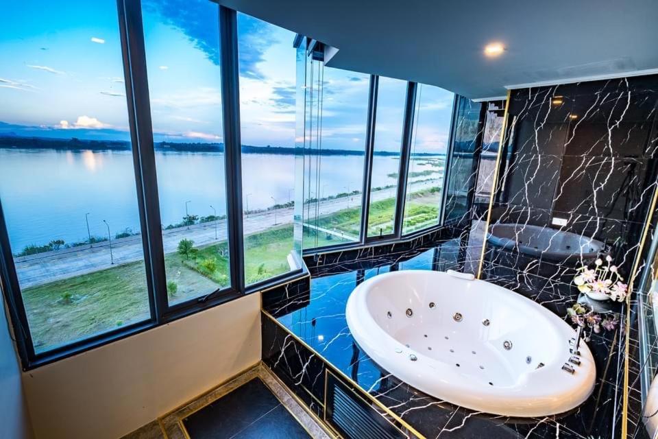 Mekong Heritage Hotel Nakhon Phanom Esterno foto